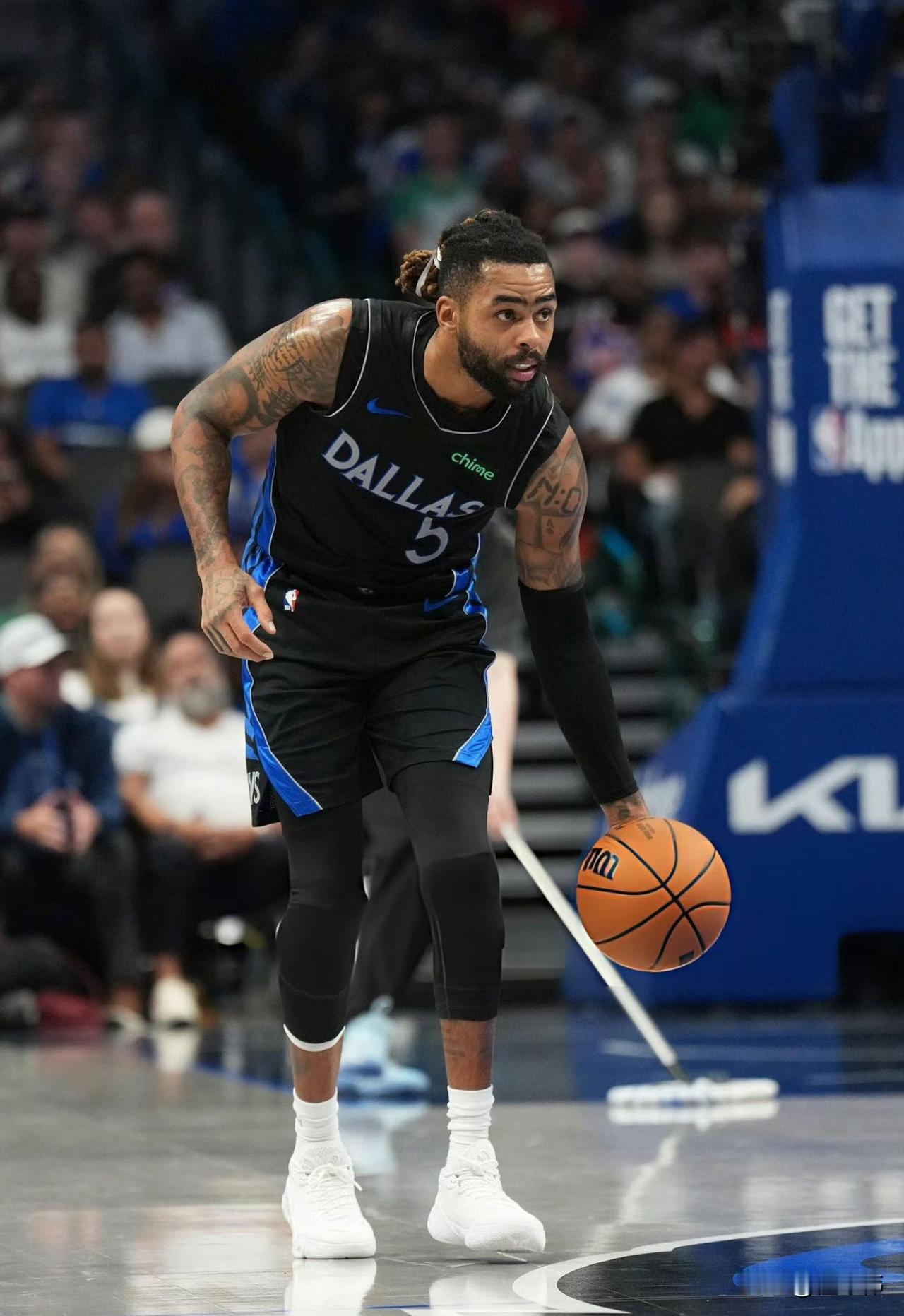 水拉被嫌弃！帕金斯谈拉塞尔：“已经有好几个独行侠的球员，明确表示对拉塞尔训练