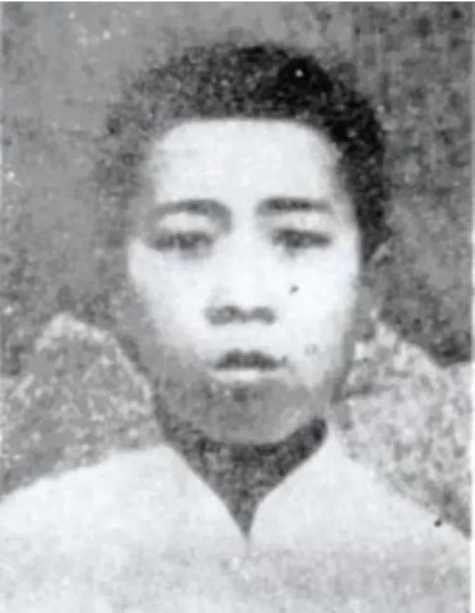 1944年，汉奸王铭发现日军即将进村，就带人在村口敲锣打鼓，欢迎日军进村，谁知日