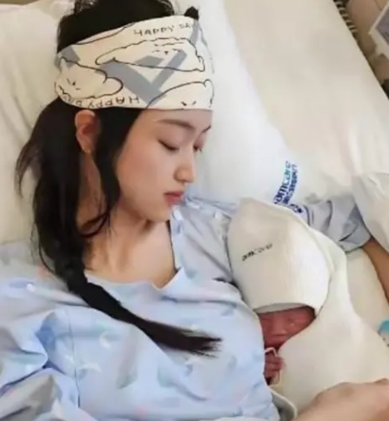 “这真是伤风败俗”2月，广东深圳，一女子与男友同居期间生下了一个孩子，当女子发现