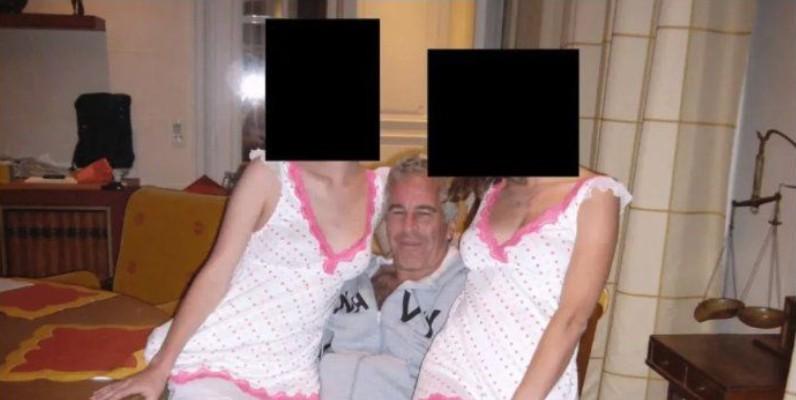 欧美媒体突然统一了口径：爱泼斯坦那批藏在墙缝里的摄像头，是俄罗斯特工帮着装的。但