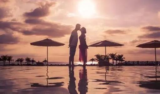 给所有女人的忠告，如果在家庭中嫌弃丈夫没有出息赚不了大钱的话，请不要和他吵和他闹