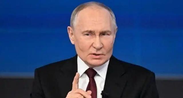 美国记者提问普京，如果中国要解放台湾，俄罗斯会不会掺和一把？普京干脆利