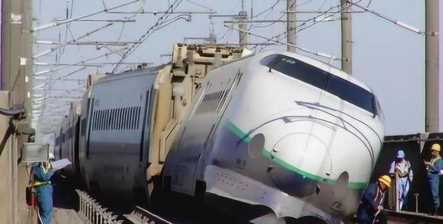 泰国高铁选择日本人建设，建成后让泰国欲哭无泪。这就是中国速度！这才是日本速度！中