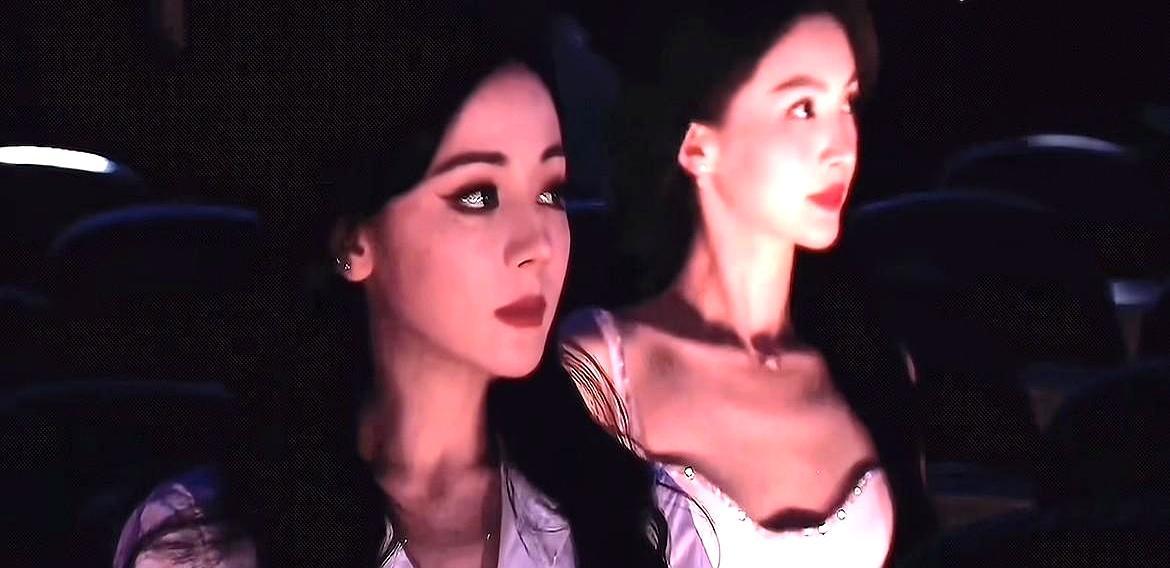 顶流女星笑着指嘴唇说口红涂多了，化妆师连眼皮都没抬，甩手直接走开。迪丽热巴只能自