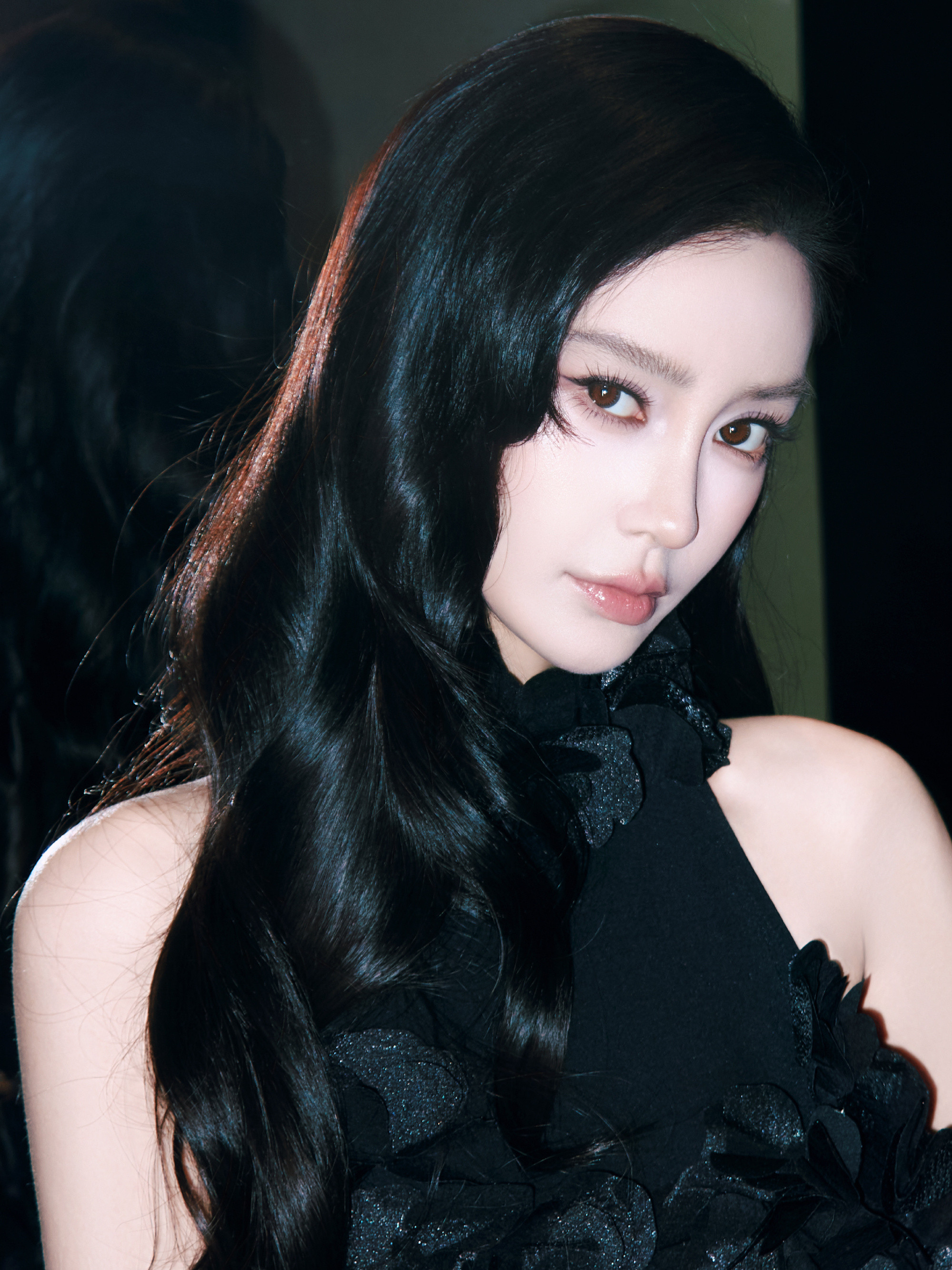 Angelababy羌族服饰ccd大片BABY依然美丽迷人。