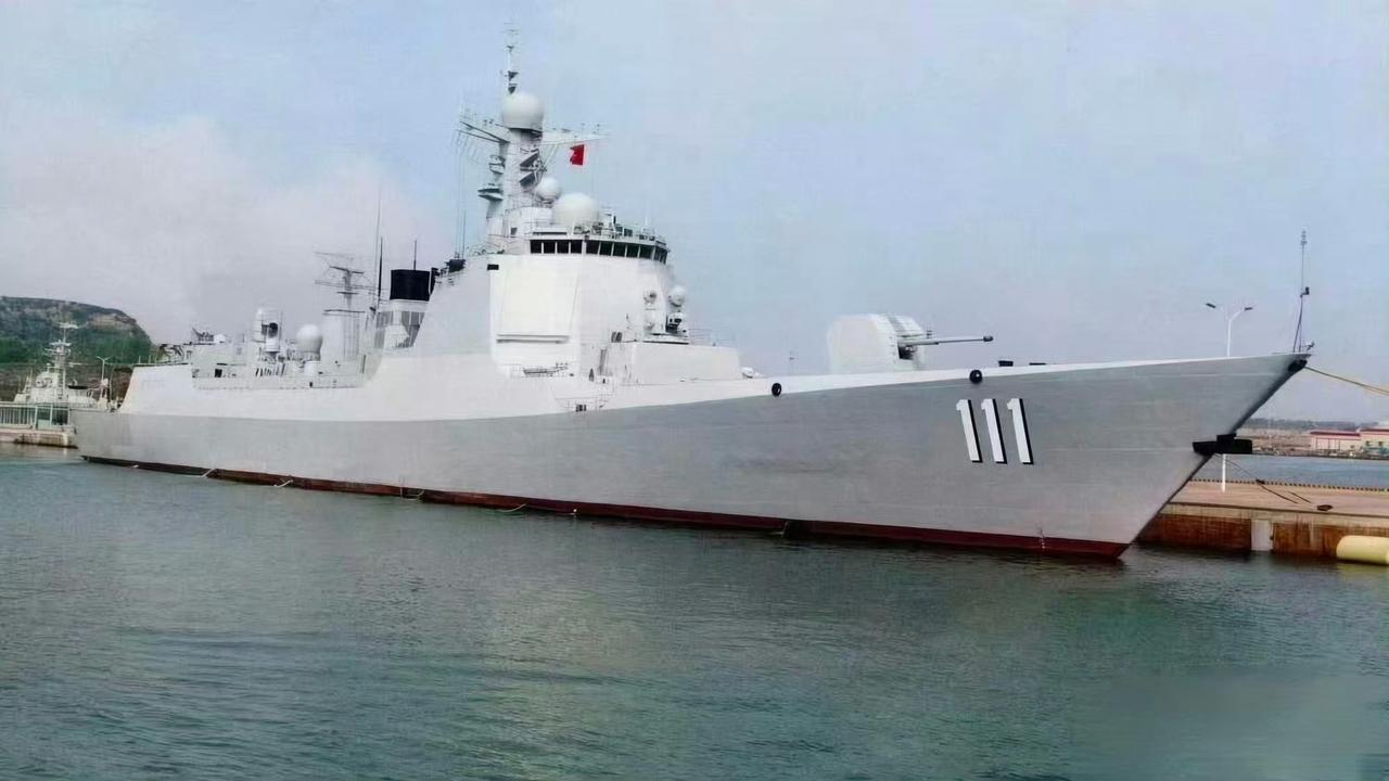 055大驱连贯舷号将被打断？新一艘052D即将服役或使用舷号“111”！目前