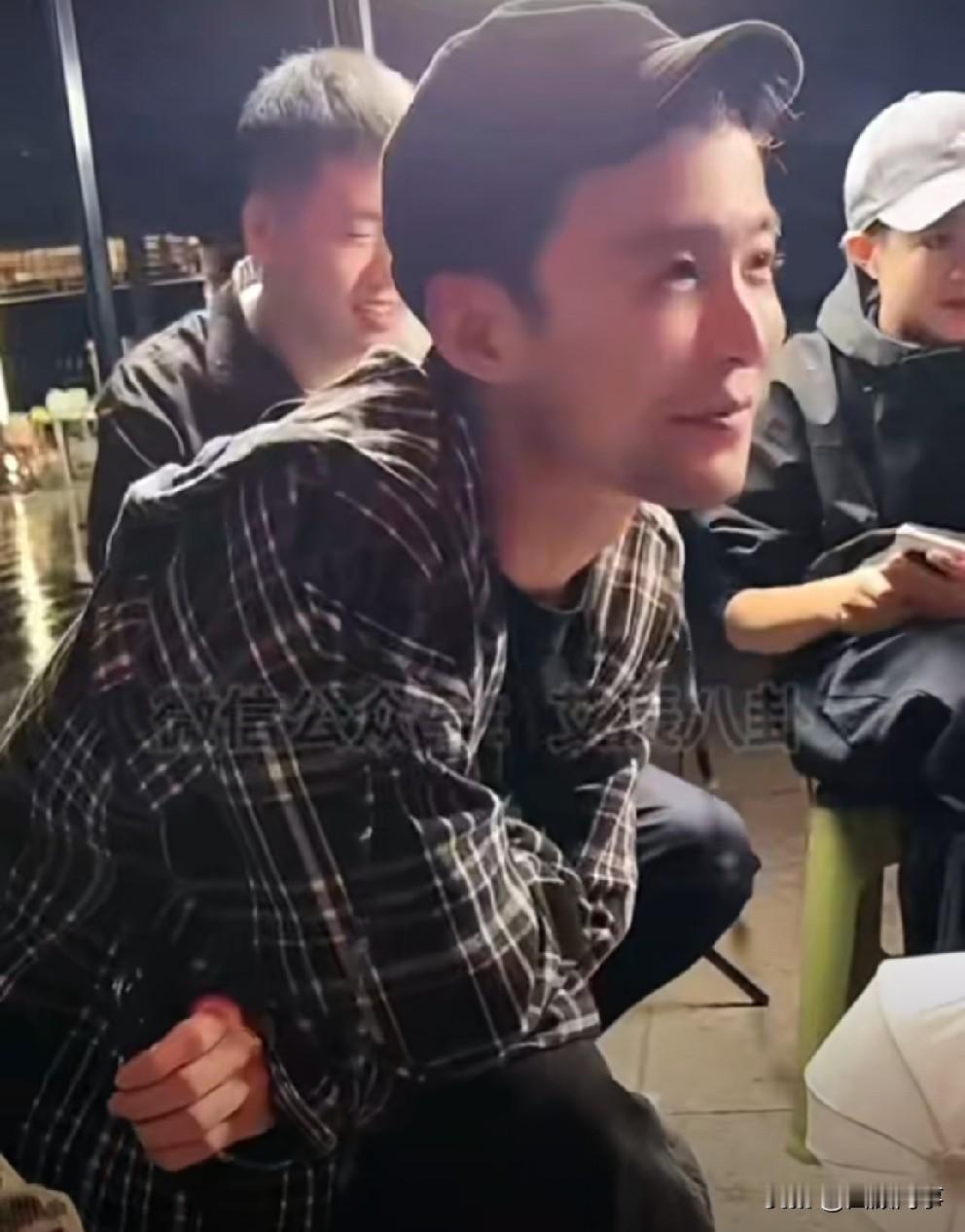二驴否认“男女通吃”，常年不敢独身睡觉！二驴常年不敢只身独睡