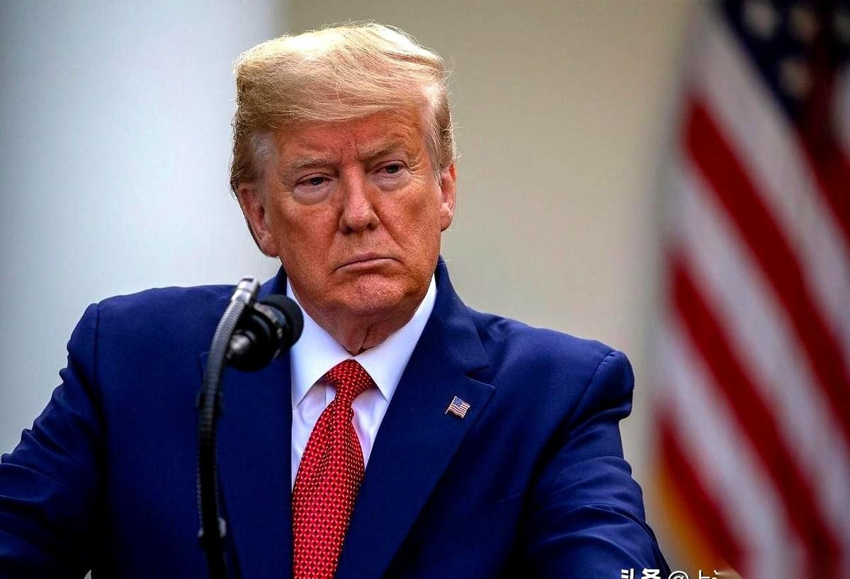 最扎心的是什么？不是你跟对手打得头破血流，是你最好的那几个哥们儿，当着全世界的