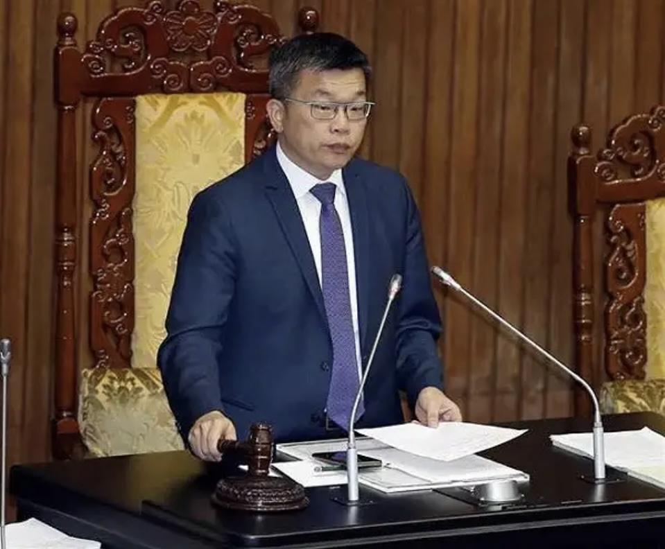 赖清德放弃蔡其昌，哪是怕他输？分明是在下一盘大棋！官宣何欣纯参选台中市长，把