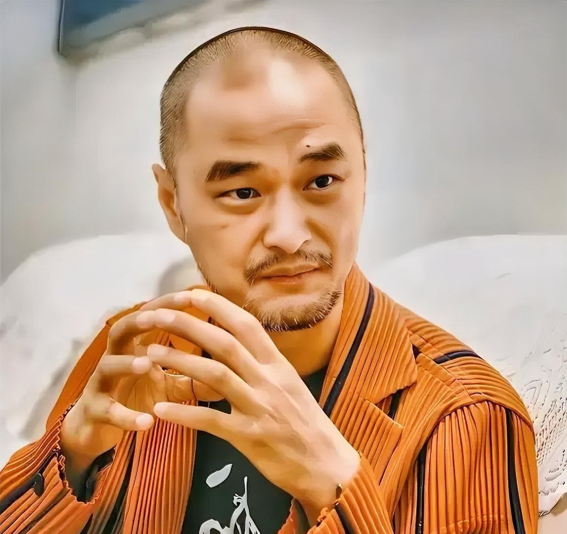 “我就是好色，我当妇科医生，我能光明正大地看女人。1998年，一位年仅29岁的医