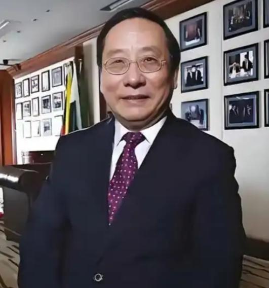 高志凯教授曾说我们太老实了，总爱在自家岛上跟人扯“这岛归谁”。他给出一条更硬的路