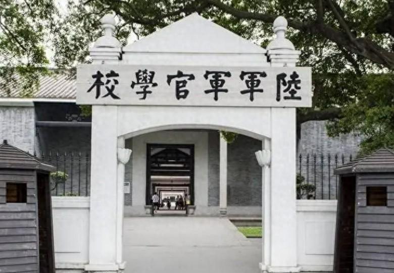 若要从毕业于黄埔军校的开国将帅中评选出十大名将，究竟会有哪些人物入选呢？192