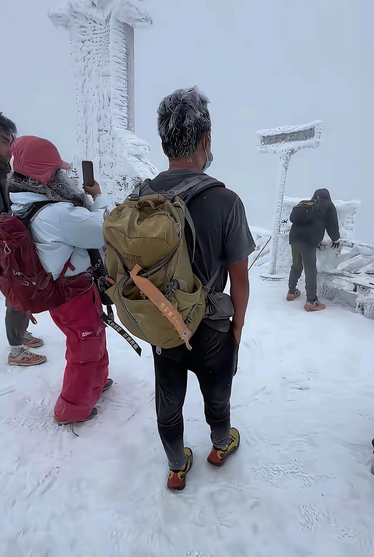 太牛掰了是个狠人死要面子活受罪，这种人其实很固执，不能深交。