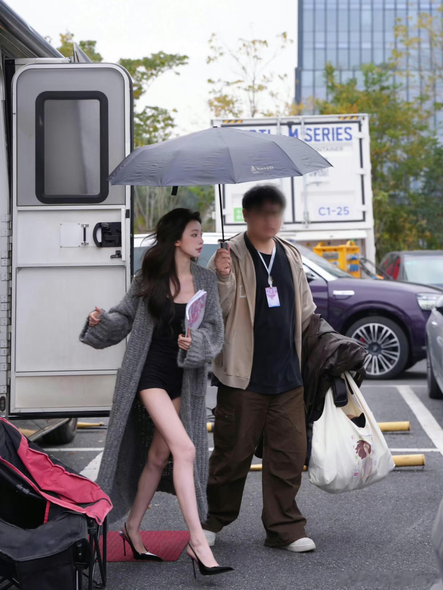 易梦玲是干啥的？从来没听说过