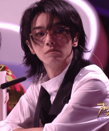 华晨宇的表情救命！华晨宇听选手唱歌的表情也太真实了吧！声鸣远扬直播
