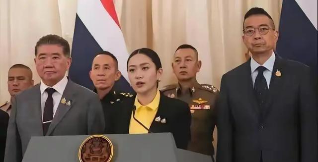 泰国总理佩通坦可能无法参加9.3日的阅兵了，按照目前法院处理佩通坦暂停职务的进程