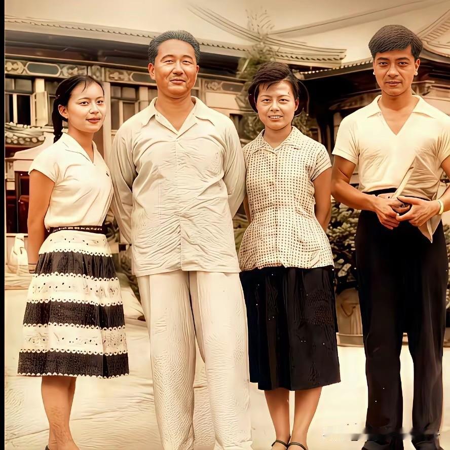 万万没想到，他们年轻的时候，关系那么好！