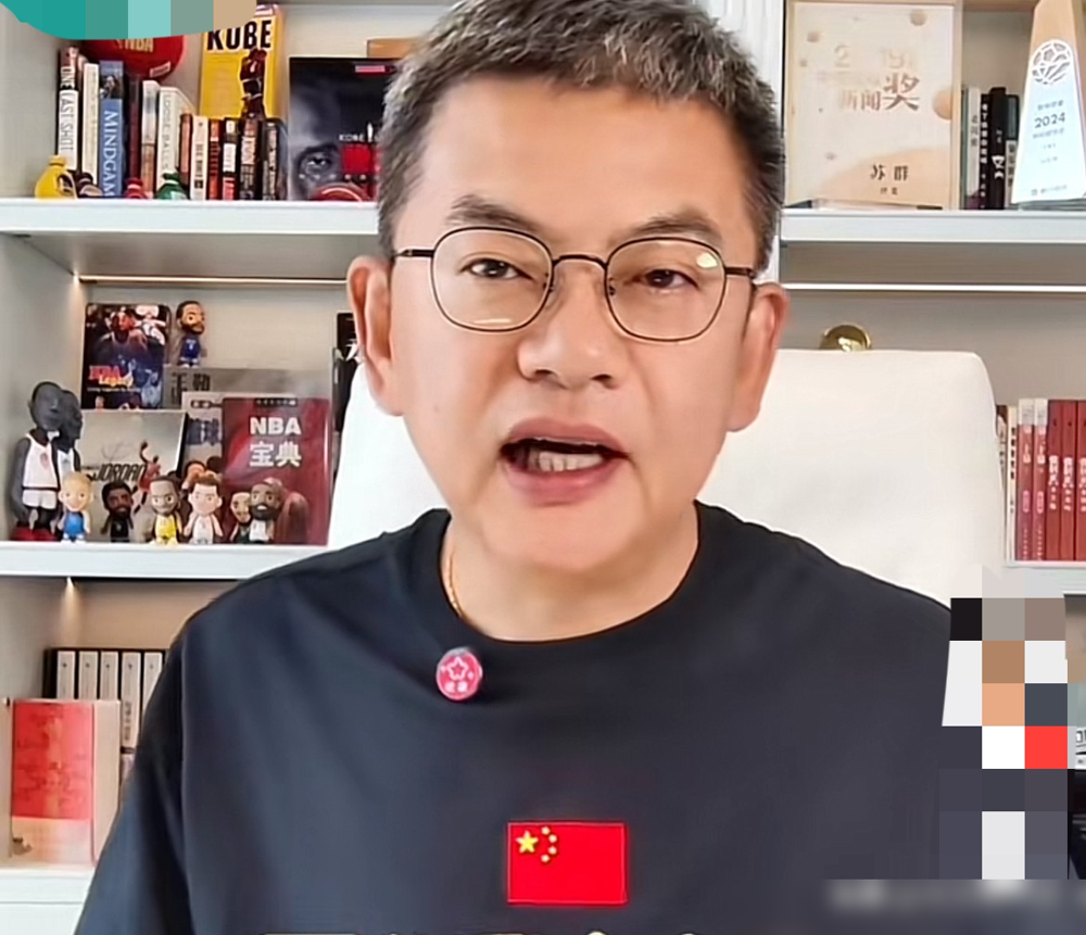 日本队把主力全藏了，就派一帮B联赛替补来打9月18号这场。名单里四个混血，最狠的是个34岁老归化柯克