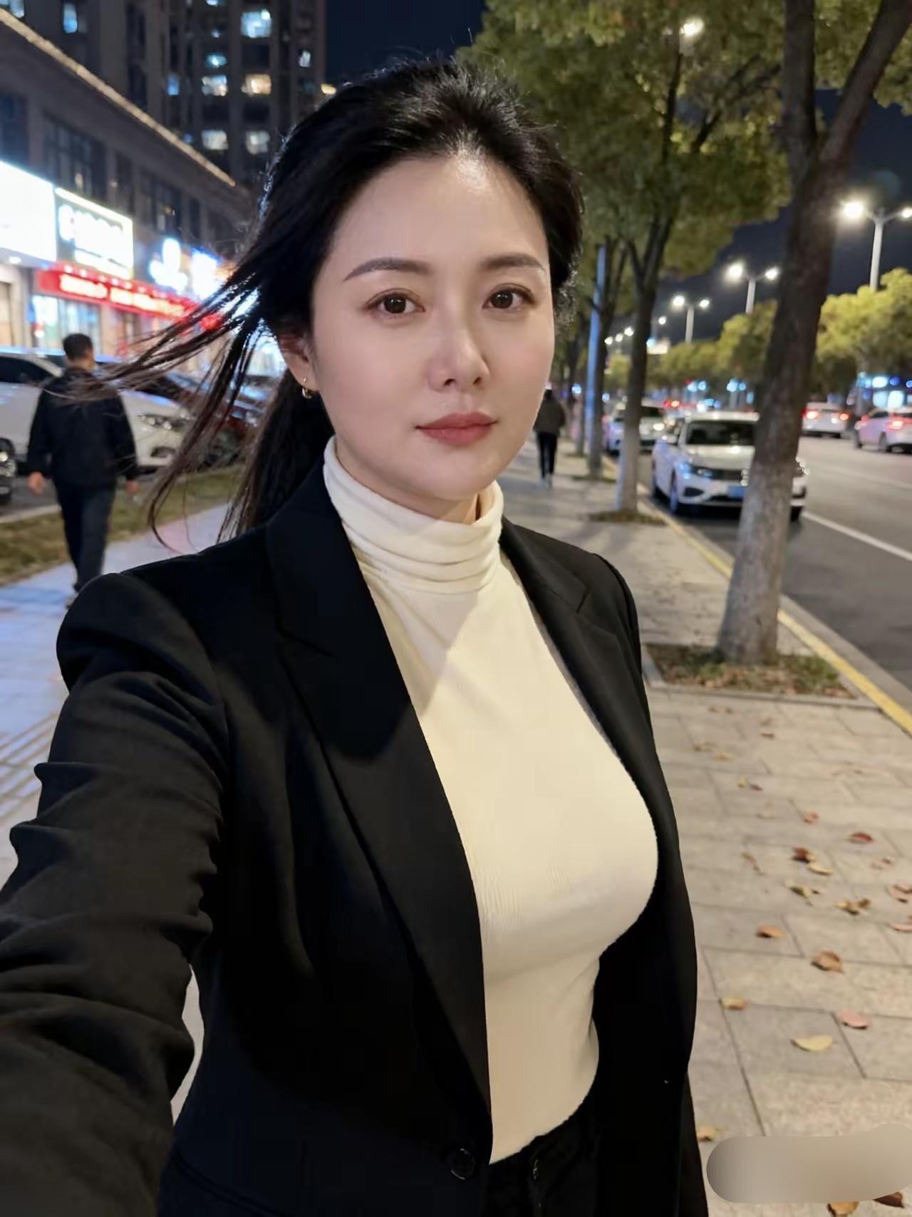 一天的疲惫都消散了。不求大富大贵，就这么简简单单，便是生活的小确幸。