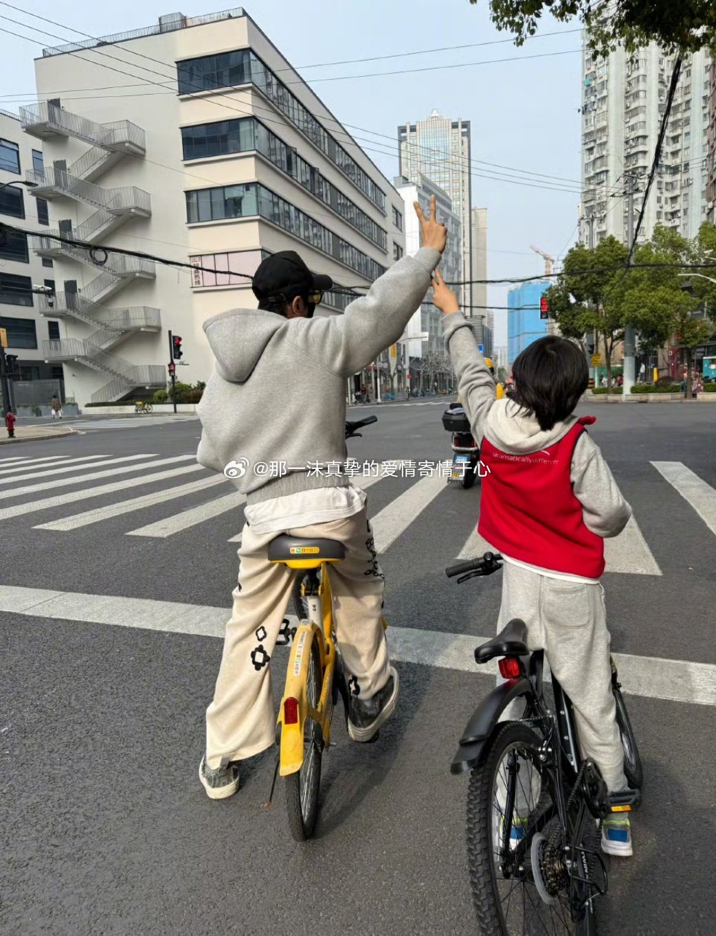 黄晓明晒和儿子春日骑行照黄晓明晒和儿子春日骑行照！一沫真挚的情话一沫真挚的情话