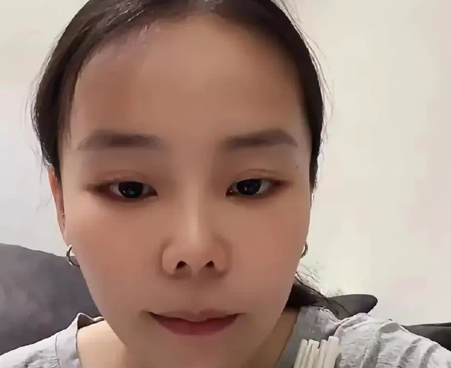 郭威答应留下，其实是看中了老杜家的房产和未来的安稳养老。标杆嘴上说不会再嫁，真心