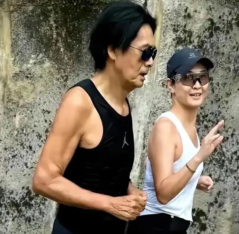 周润发危险了，为什么这么瘦，他可能走进了一个误区。大家都知道周润发喜欢跑步，