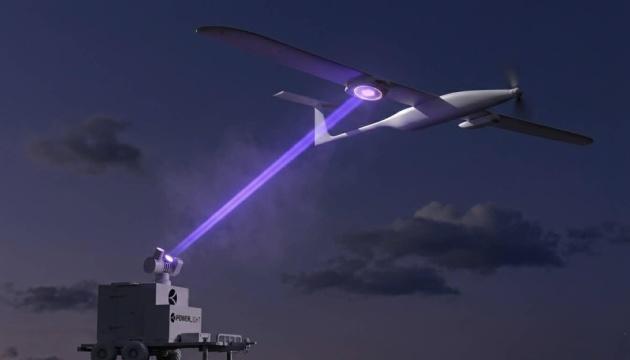 无人机技术获得重大突破！激光束充电让无人机在天空中飞行数周无人机的主要限制之