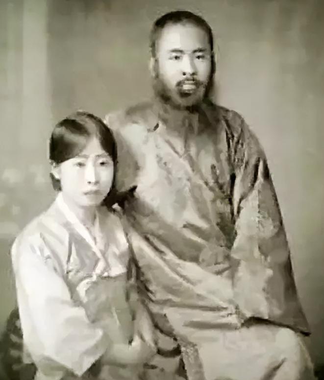 1928年，30岁的画家张大千，对16岁韩国舞女说：“来我房间当下模特。”等他推