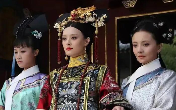 2010年，郑晓龙筹拍《甄嬛传》。某位大佬得到消息后，托关系找到了他：“让我的女