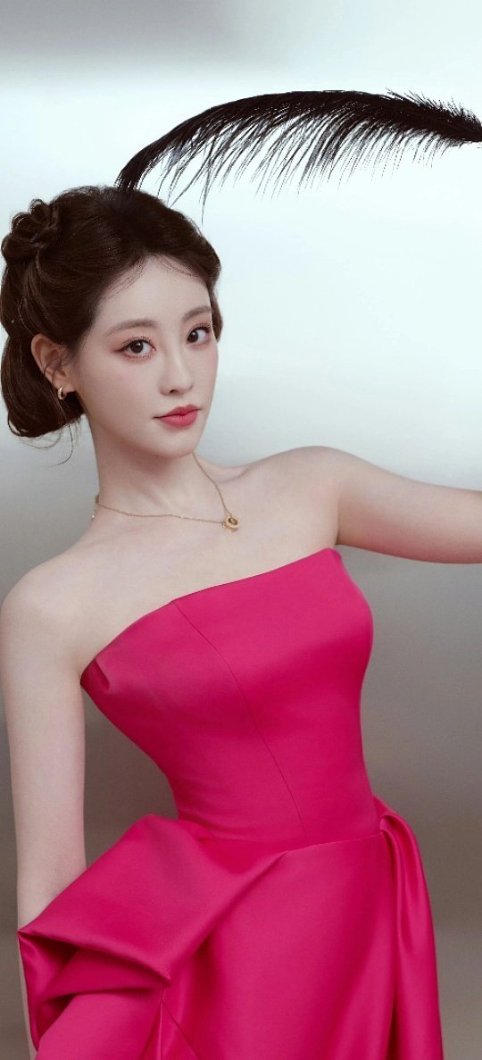 祝绪丹张小婉合唱小幸运祝绪丹与张小婉合唱《小幸运》的舞台，满是治愈人心的温柔氛围