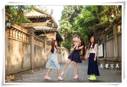 玩厦门必做的9件事1.去环岛路骑单车；2.逛厦门大学拍照；3.坐轮渡上鼓浪屿；4