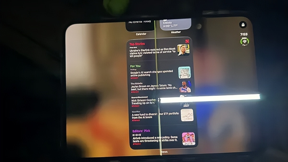 iPhone Duo 内屏出现开裂亮线? 苹果回应: 可免费换机