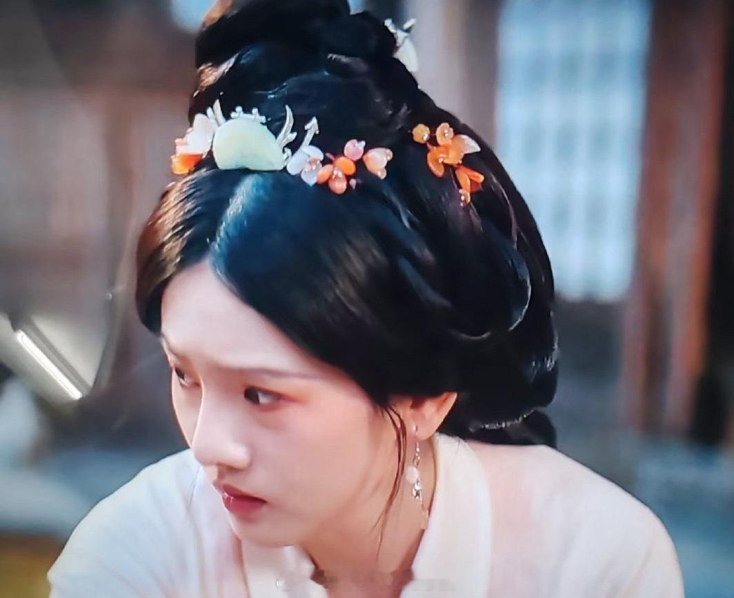 剧组用心了，没把观众当傻子，第一眼就觉得像小乔​​​