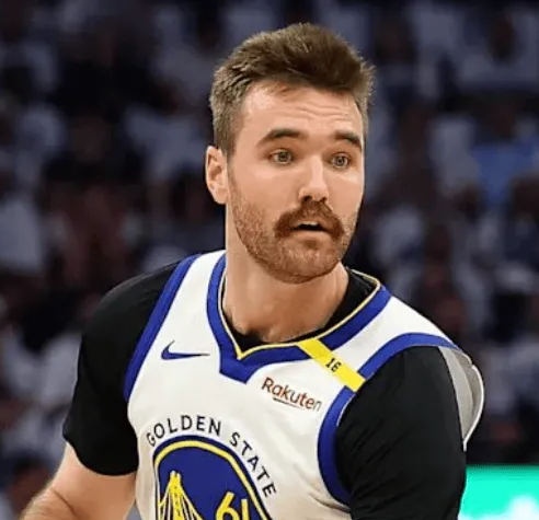 NBA常规赛，勇士对阵热火的比赛已经结束。最终，勇士客场96-110不敌热火。