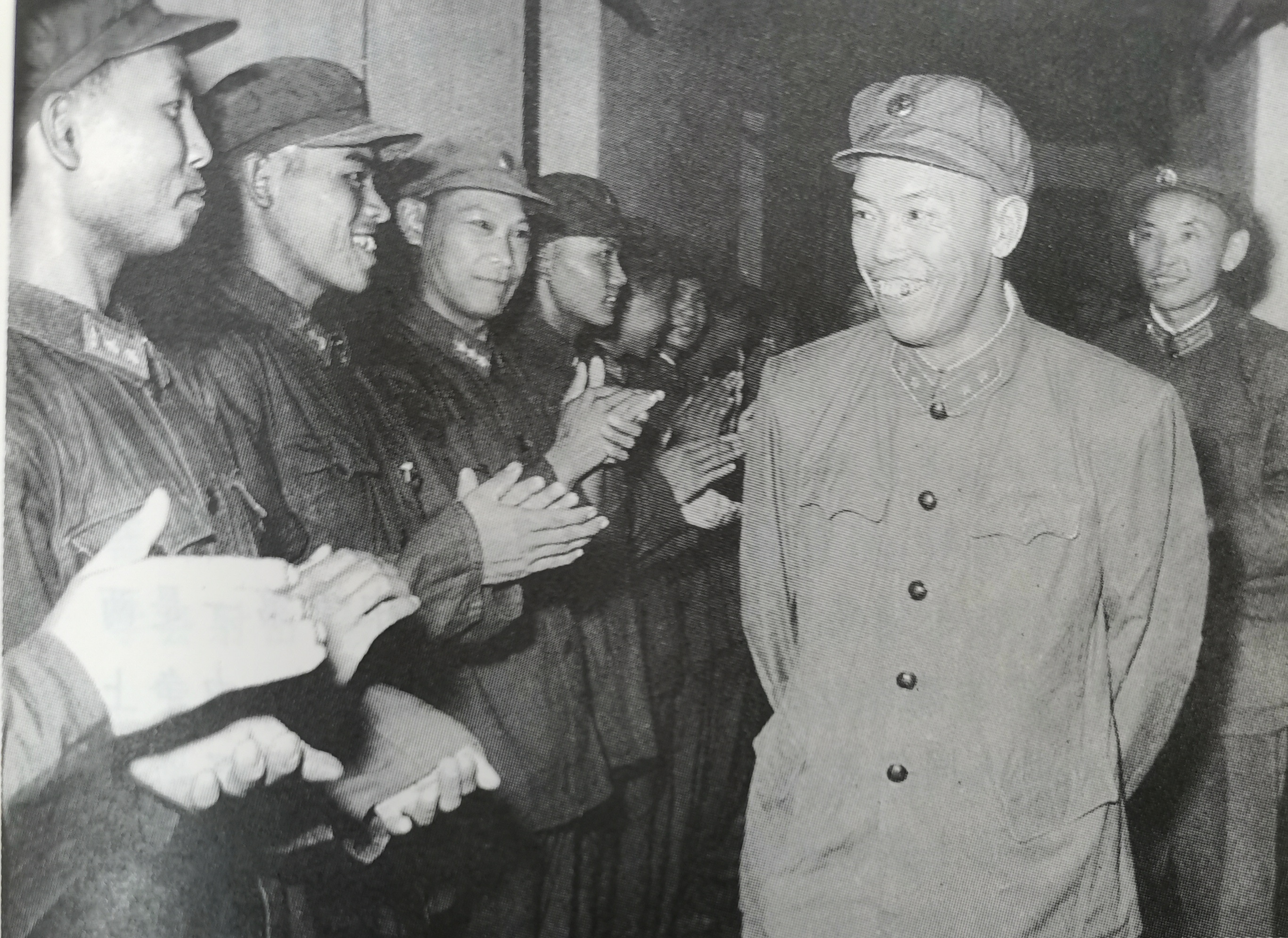 第四野战军第一代军长，基本上都是由原来的纵队司令员改编而成的，很多人比较熟知了。