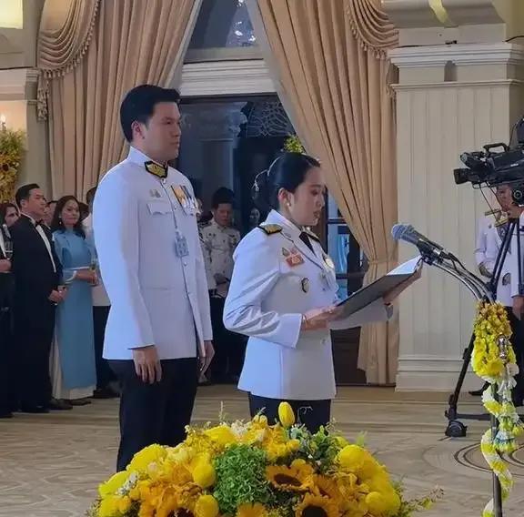 为什么佩通坦只等泰王一句话，又可以继续当总理了？佩通坦被停职后是否能够“翻身”