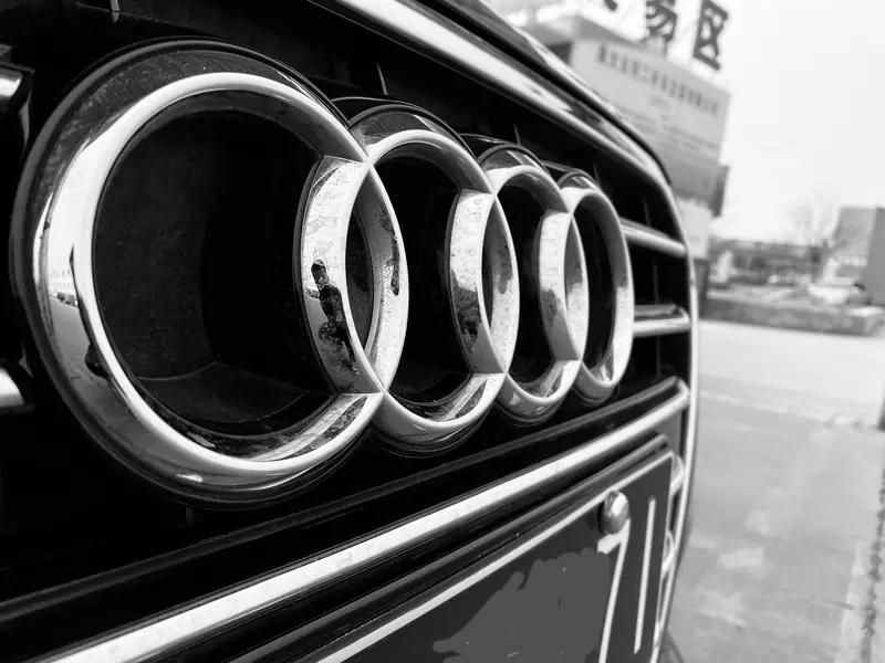 【1月15日，奥迪降价惊人，全新Q5L上市即给出30.98万元的起售价，与202