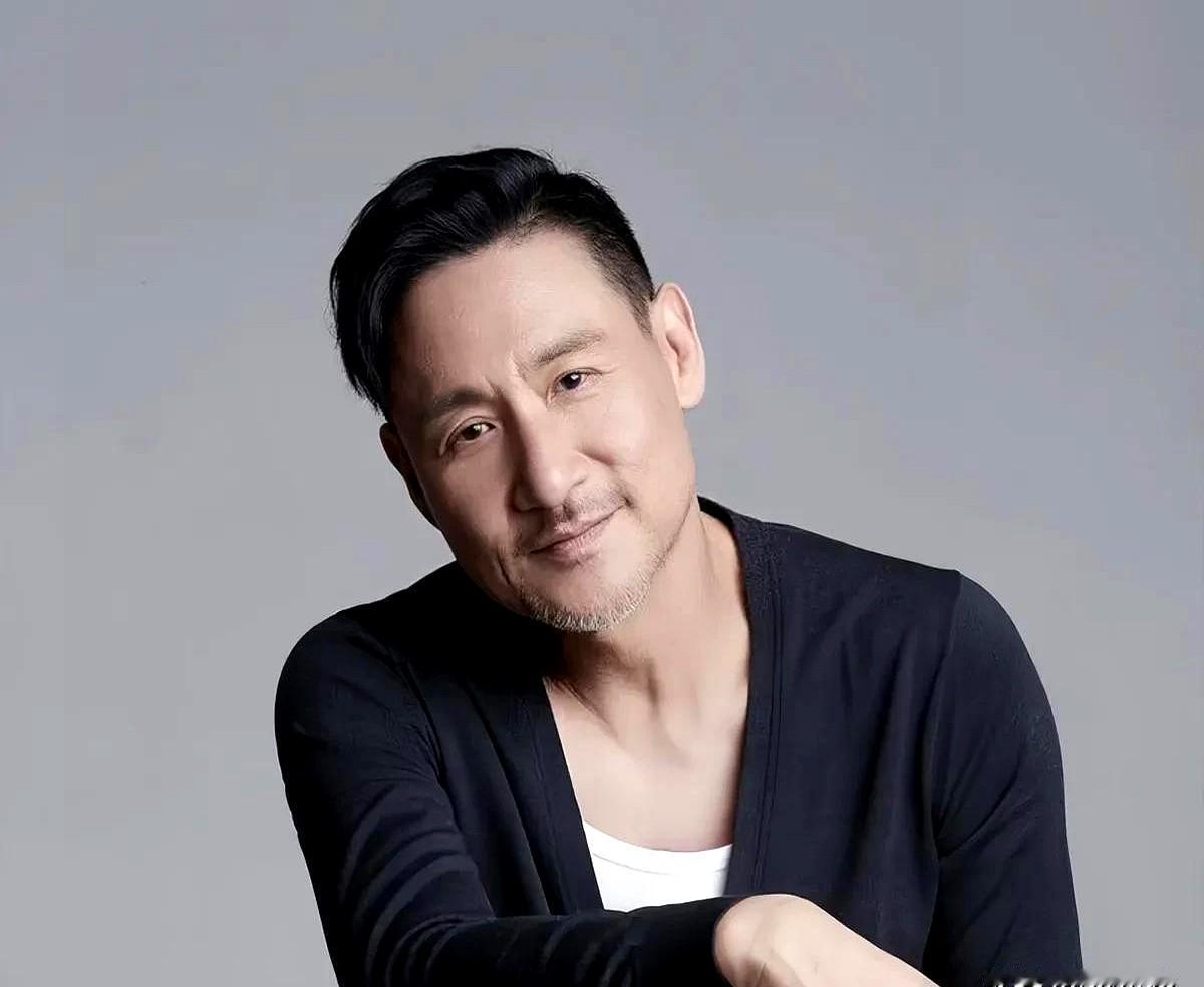 王晶说：“张学友是四大天王里最独特的存在，一个很不一样的人。”主持人好奇：“怎么