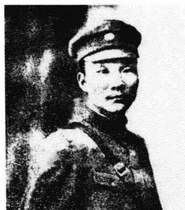 反革命刽子手许克祥，他是陈赓大将的同乡，早年出身贫苦，曾为陈赓家雇工。1927年