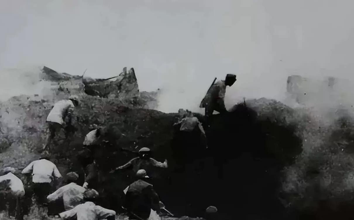 你见过最狠的背叛是什么？是兄弟反目？还是战友倒戈？但1942年春天冀东大地上发生
