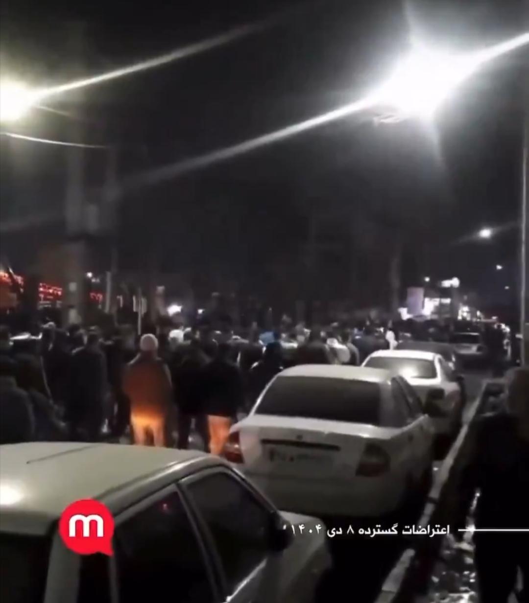 伊朗街头抗议第二夜爆发，王储回归呼声高涨伊朗自1979年伊斯兰革命推翻巴列维