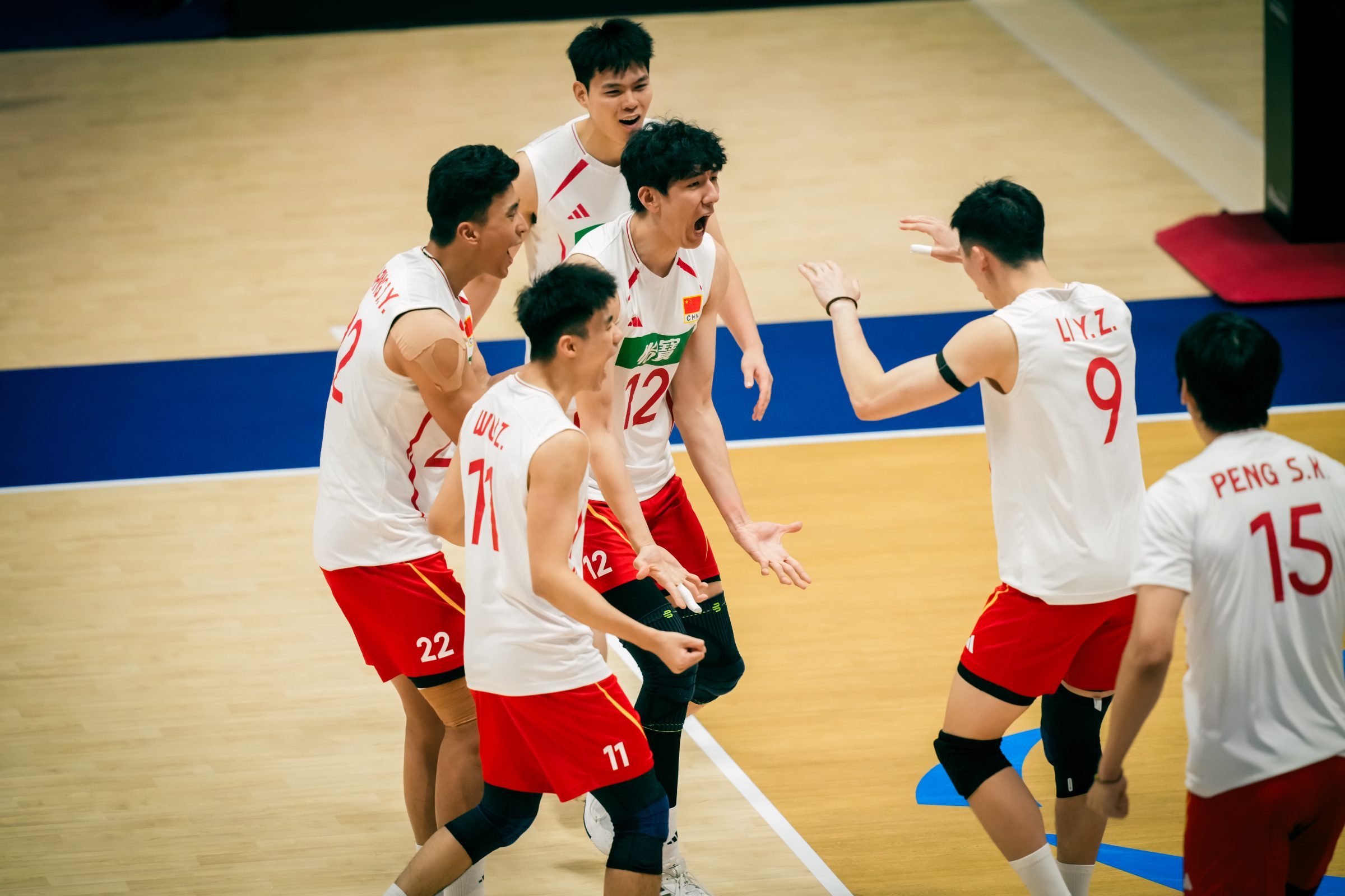 #中国男排3比0印度男排#今天海宁每局几乎都用满了8人次换人，每局2号位开轮，等王鹤斌再转到前排就立