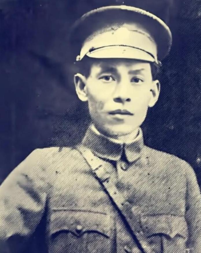 1921年，杜月笙带着30000大洋来找卢小嘉，求他放了黄金荣，但卢小嘉却说道：