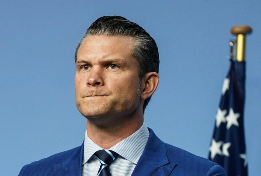 美防长越南行：越军演习假想敌对准美国就在这两天，美国新设立的战争部的一把手，