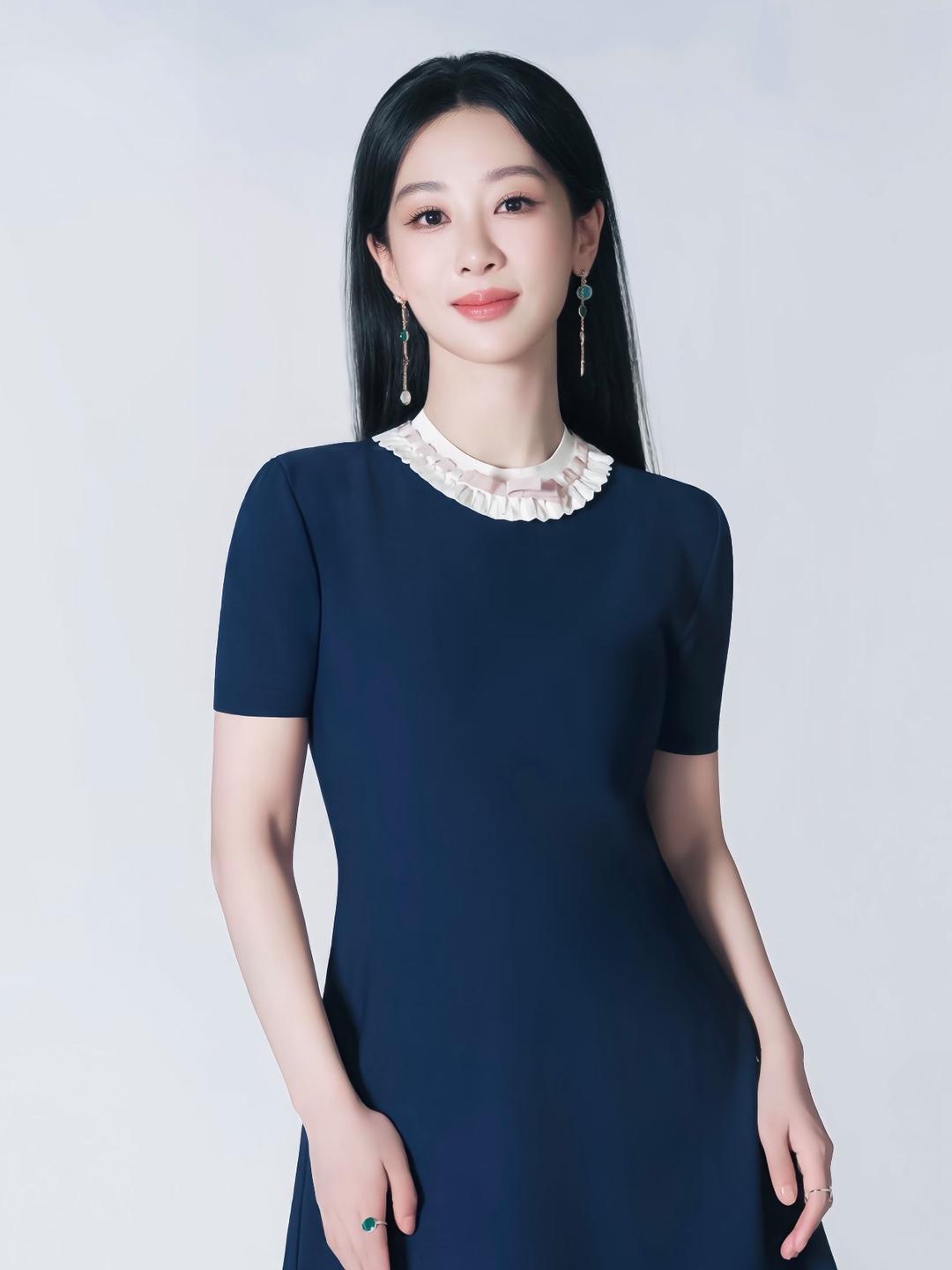 1.黄俊捷很容易与对手戏演员营造出CP感，因此不少剧组愿意选择他，也方便后续围