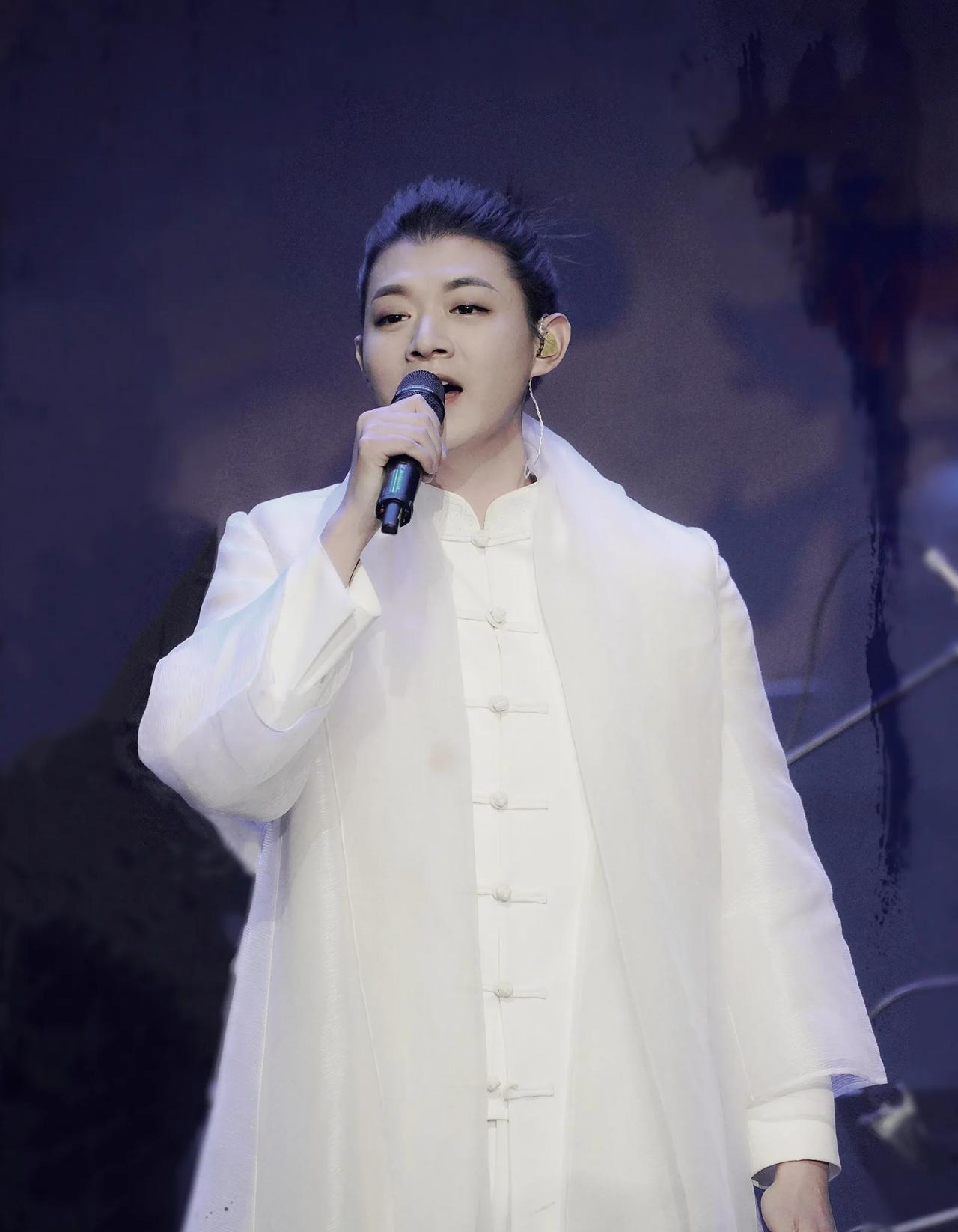 霍尊将进行“天韵”全国巡演啦！目前公开信息显示，该巡演已确定多站。这事儿可不