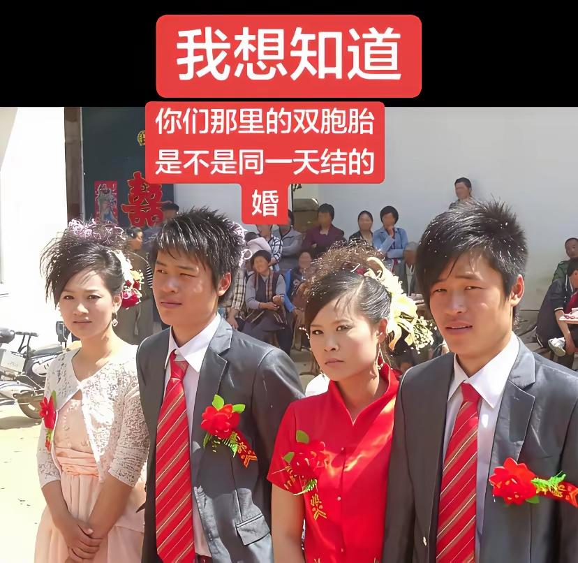 虽然是双胞胎兄弟，但是可以看出来兄弟俩性格是不一样的，两人的发型也是一个左一个右
