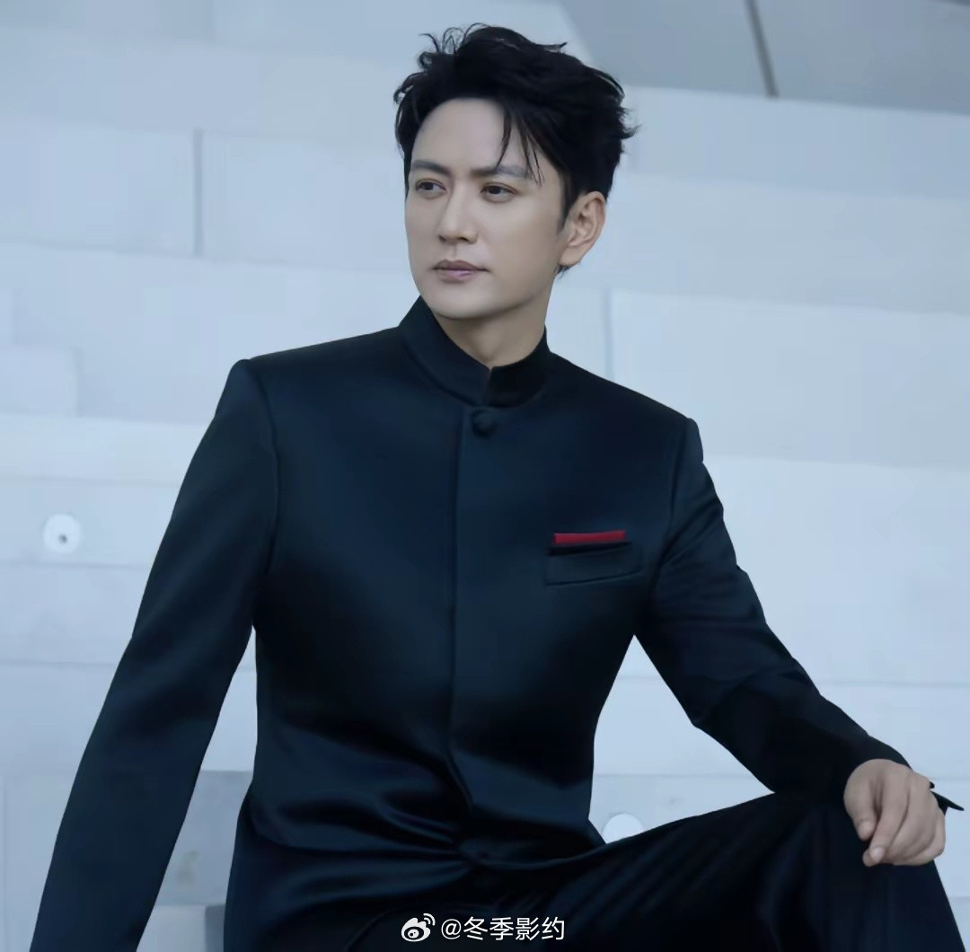 不知道大家发现没？大家现在越来越偏爱长相周正这一挂的男演员了。王仁君，就是个例子
