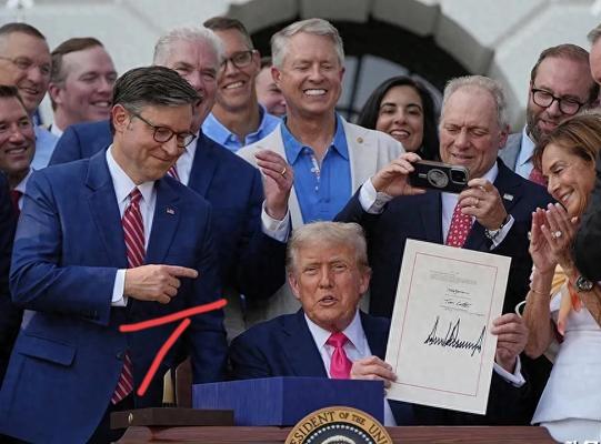 “还在靠美国订单续命？小心哪天半夜被踢出局！”我表哥在东莞做小家电，去年