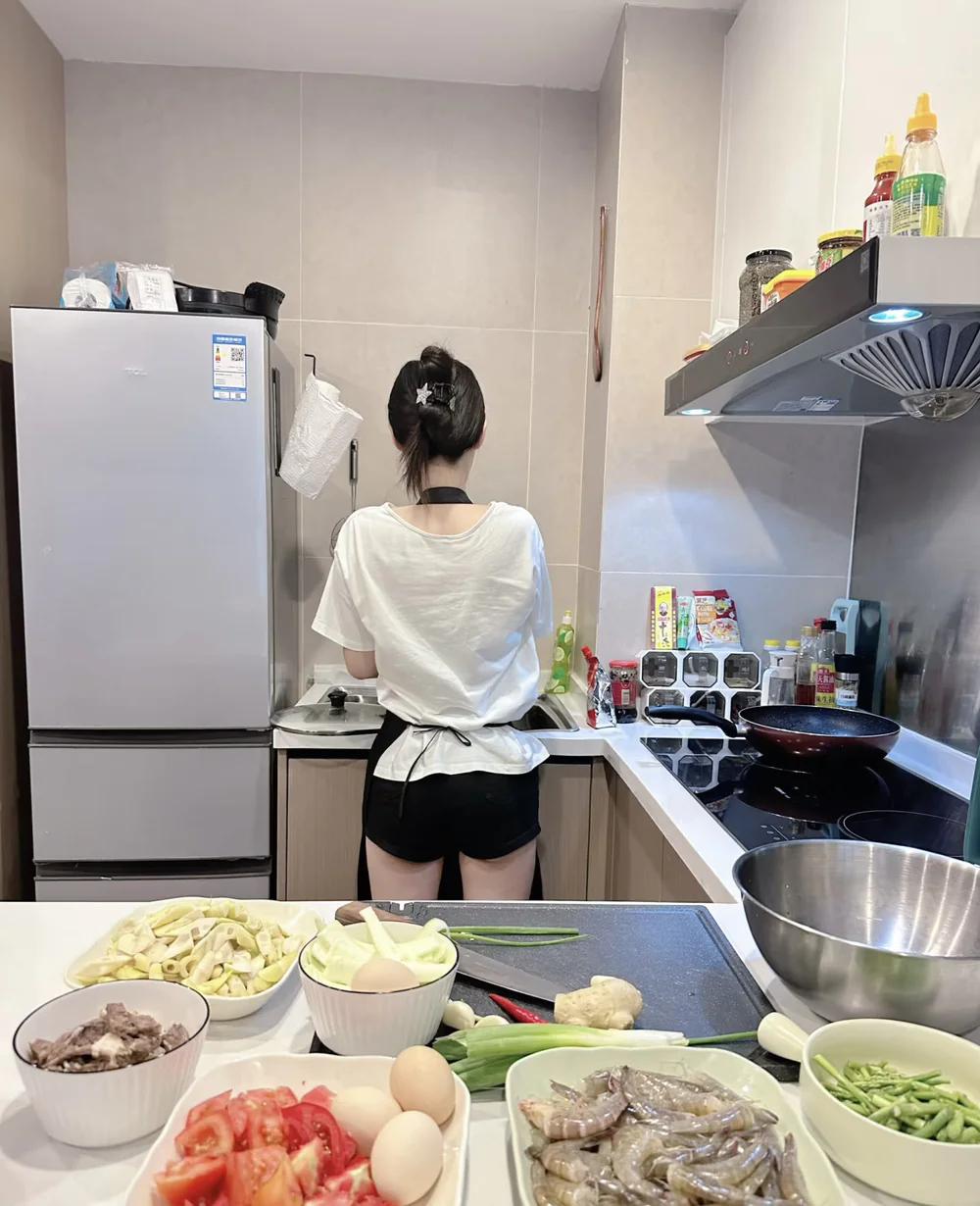 身材好，还会做饭